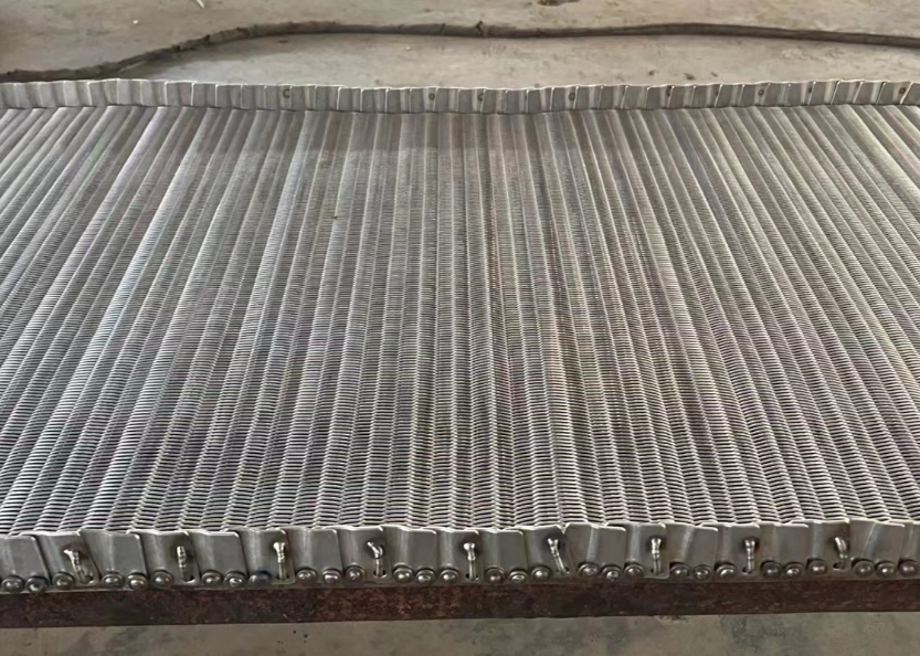 边缘带挡片的网带